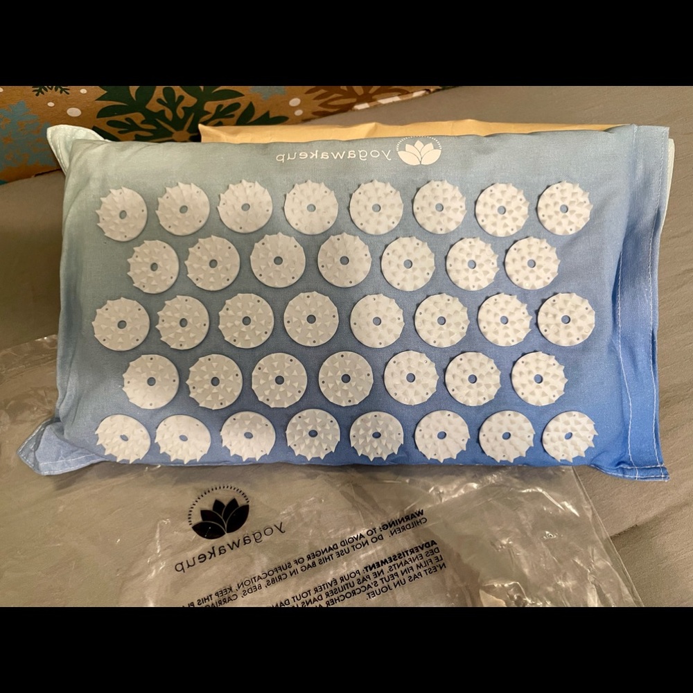 YOGA WAKE UP ACUPRESSURE PILLOW - Picture 6 of 12